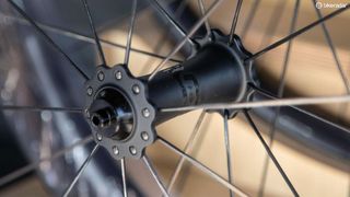 For the first time ever, ENVE now has its own hubs. Made in the US, these carbon road hubs sit as the brand’s pinnacle choice for performance seekers
