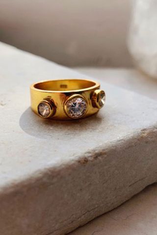 gold chunky ring with three faux diamonds, gold jewellery