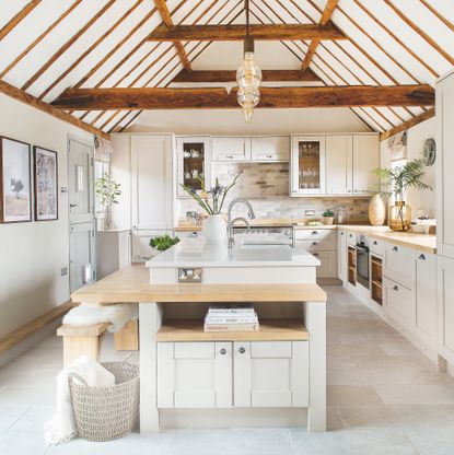 10 kitchen island design mistakes to avoid, according to experts ...