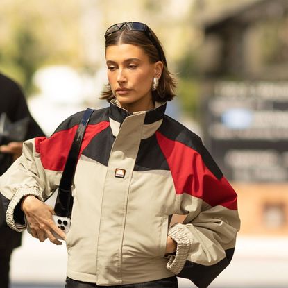 Hailey Bieber with a 'relaxed bob'