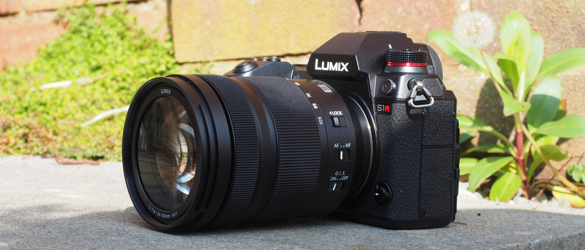 Gadget Place Black Vented Metal Lens Hood for Panasonic Lumix S 24-105mm F4 Macro OIS 