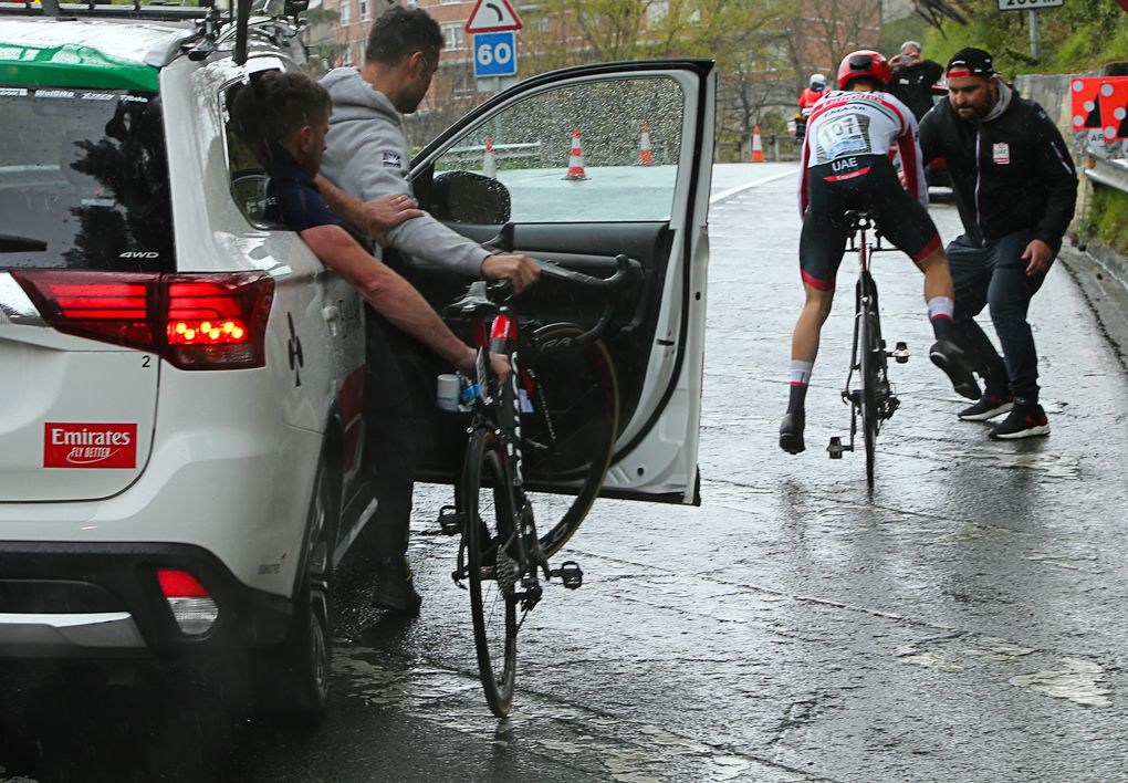 A bike change for Diego Ulissi (UAE Team Emirates) during stage 1 at Pais Vasco