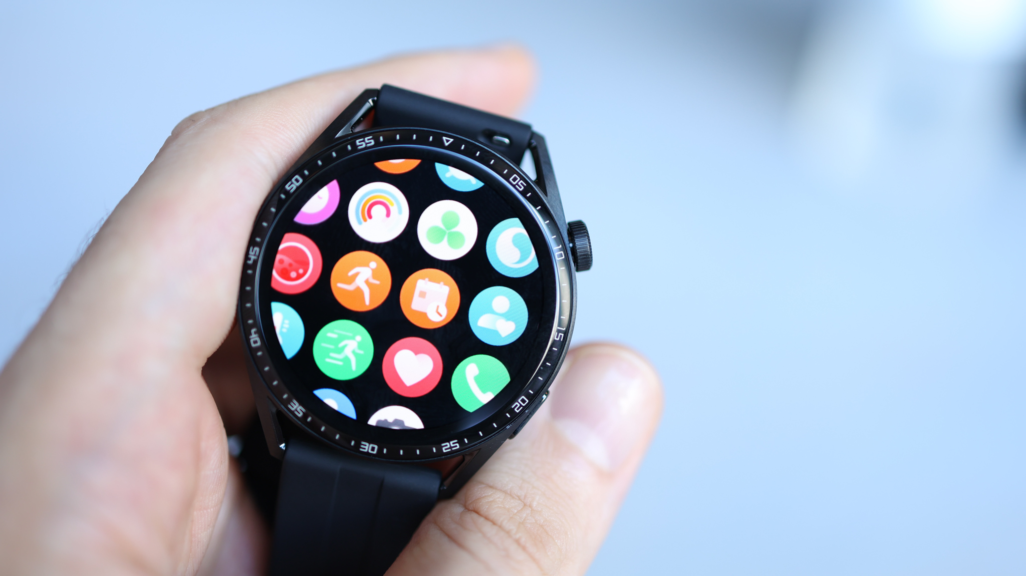 Huawei Watch GT 3 menu screen with icons