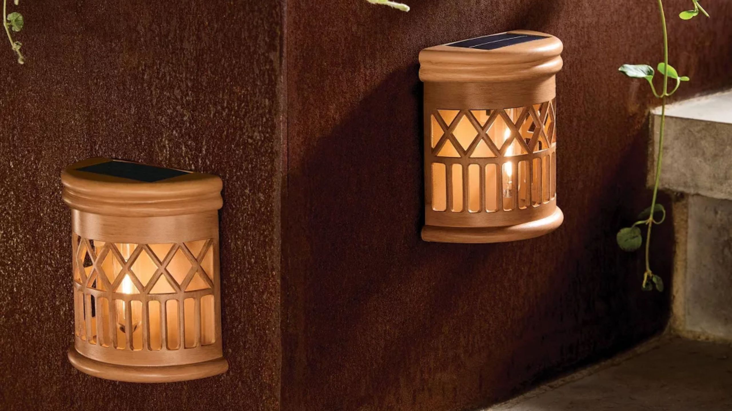 Expensive Resorts Always Use This Outdoor Lighting Trick – And I Found a Wire-Free Smart Way to Recreate It for Just $14