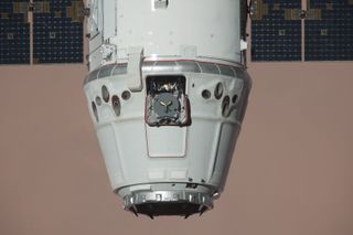 SpaceX Dragon Approaches the ISS