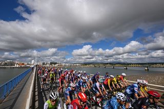 As it happened: Confusion as peloton takes wrong turn in finale of stage 1 at Volta ao Algarve