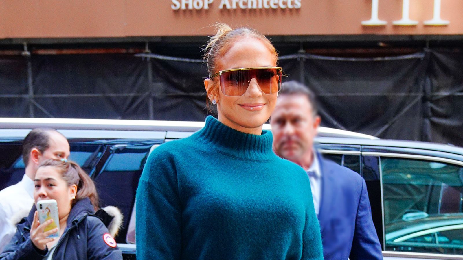 Jennifer Lopez Got an Asymmetric Bob for Winter | Marie Claire