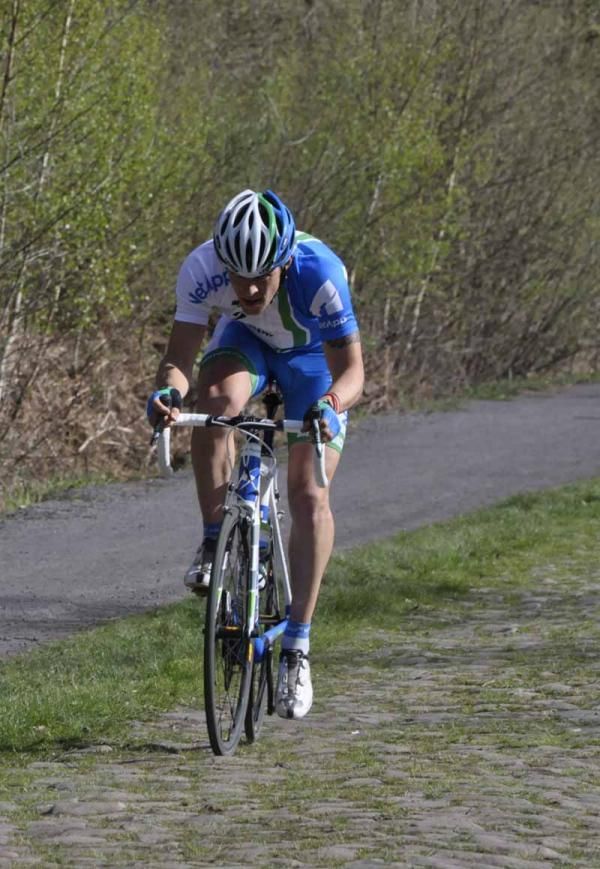 Steven Cozza (Team NetApp) takes on the Paris-Roubaix cobbles