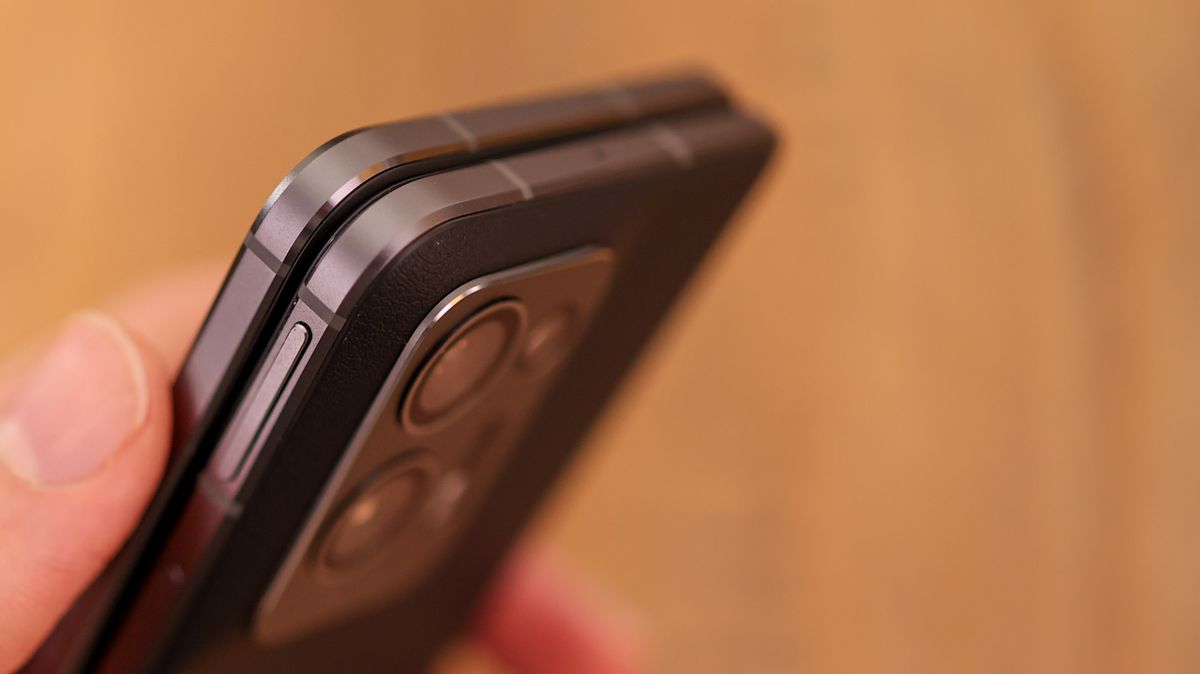 A photo of the Oppo Find N2