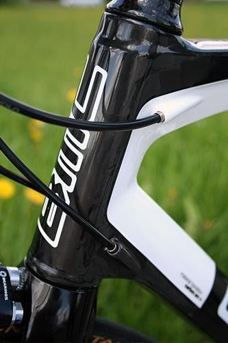 Internally routed derailleur and rear brake lines have become distinct BMC trademarks.