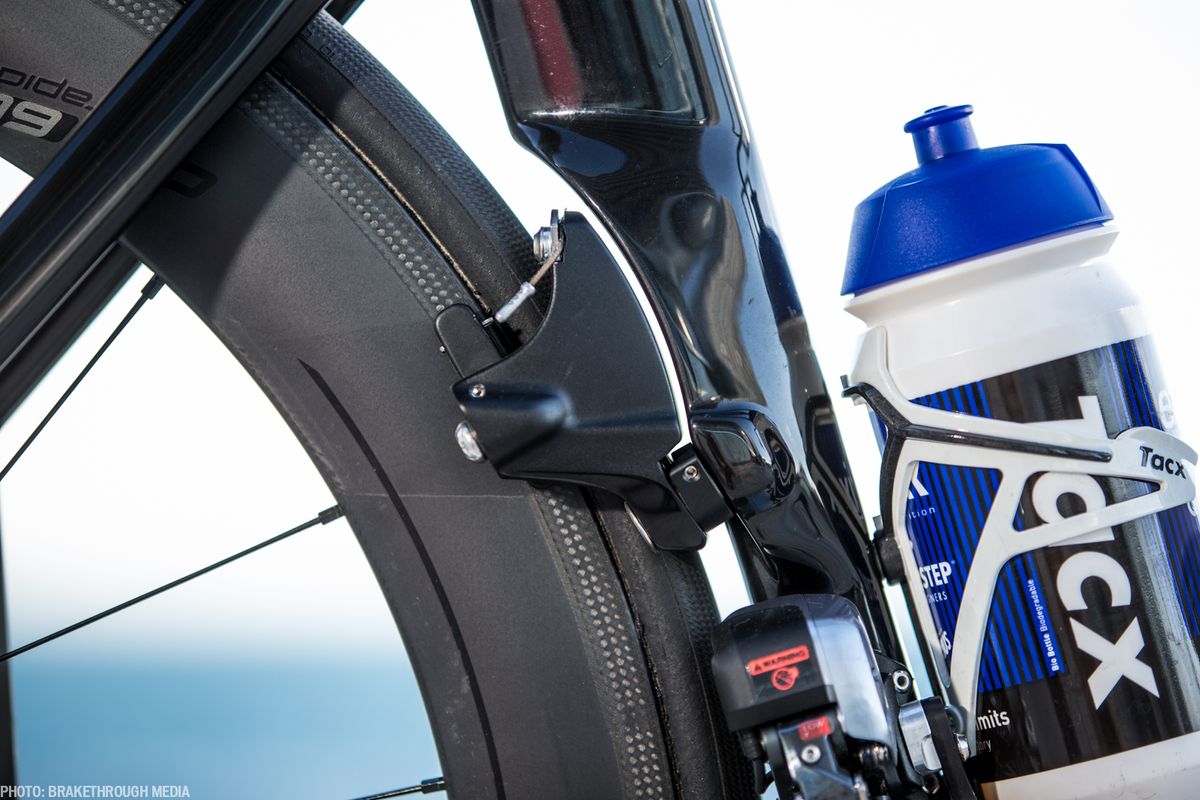 The EQS 2016 Venge boasts an integrated rear brake.