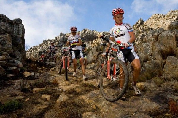 Burry Stander and Christoph Sauser make their way