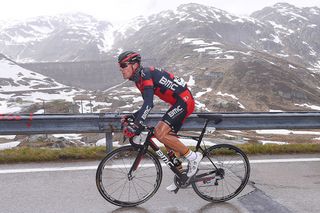 Philippe gilbert climbs during stage 5 at Tour de Suisse