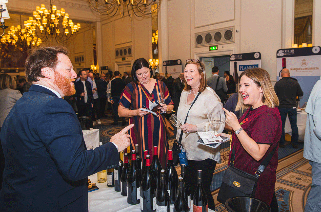 London-Food-and-Drink-Photography-Decanter-Wine-Experience-London-2022-Nic-Crilly-Hargrave-2-2.gif