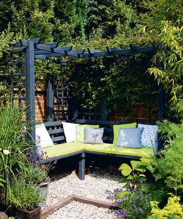 Rewilding – the latest garden trend – 10 ways to rewild your outdoor ...