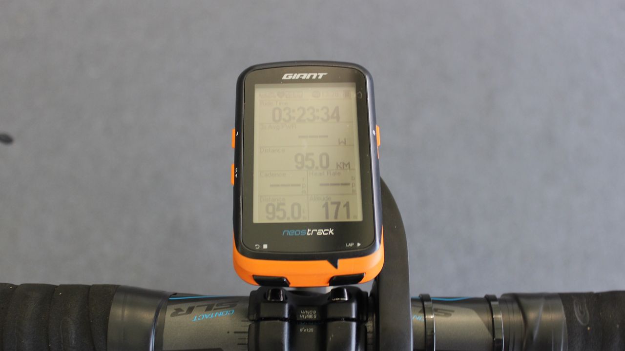 The Giant computer looks similar to a Bryton Rider 530s