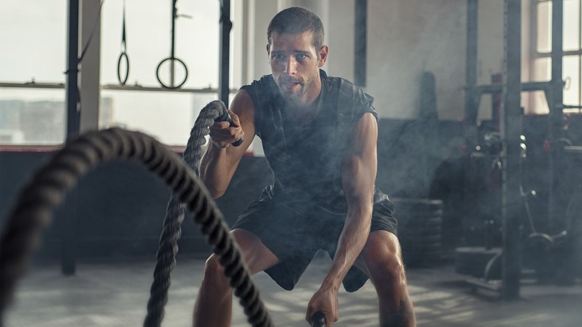 This 4-move battle rope workout sculpts functional muscle in under