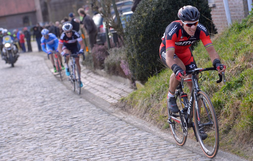 Philippe Gilbert (BMC) attacks