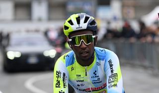 Biniam Girmay crashes out of Giro d'Italia on wet descent
