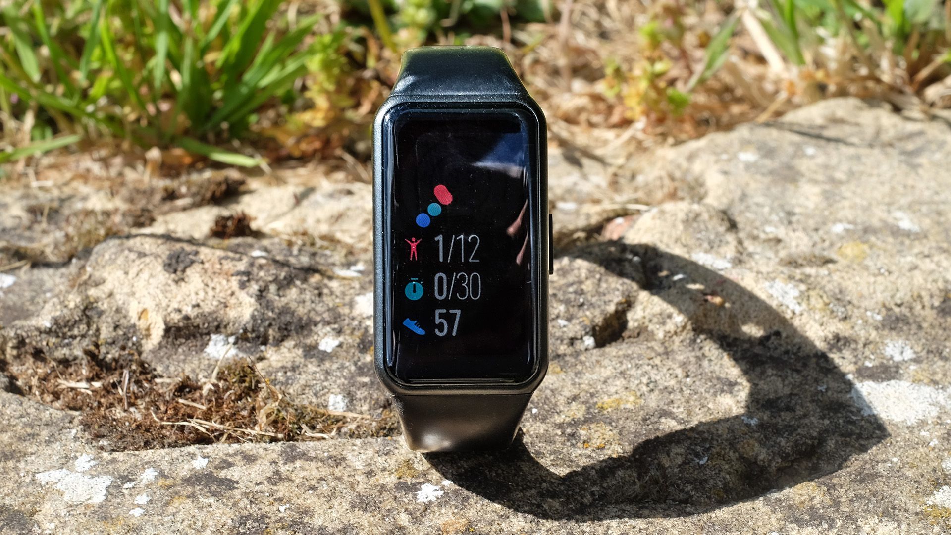 The Honor Band 6 in bright sunlight