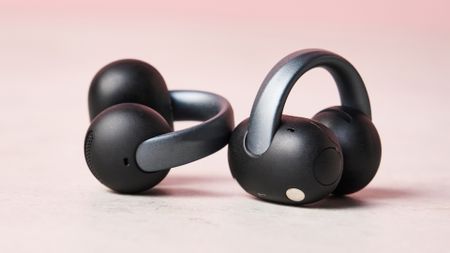Anker Soundcore AeroClip 2 against pink background