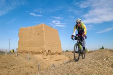Sean Gallagher and Benjamin Schuessler battled windswept deserts and torrential rain during their 2,500km quest