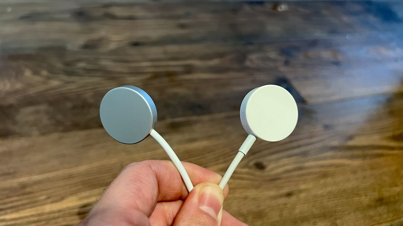 Apple Watch Series 7 images of watch on test