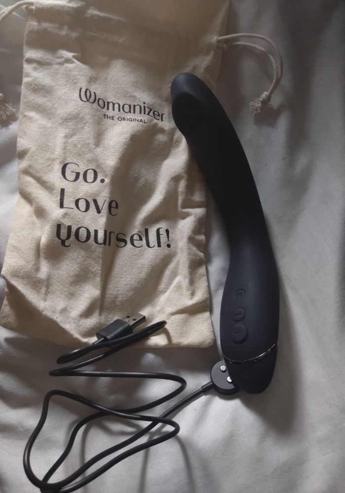 Womanzier OG review image by Ness Cooper