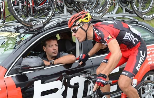 Philippe Gilbert (BMC) gets soem advice