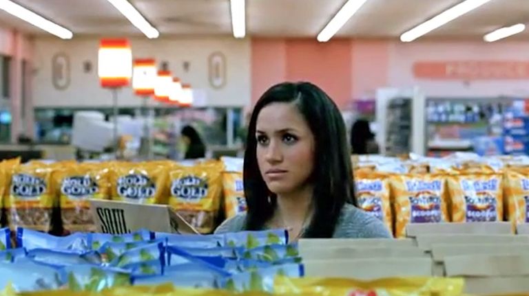 Supermarket, Grocery store, Product, Yellow, Convenience food, Junk food, Convenience store, Customer, Retail, Shopkeeper,