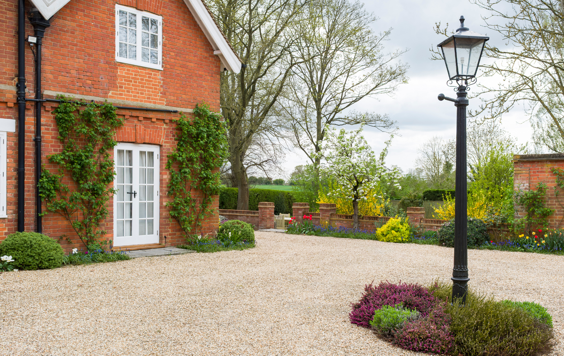 Can you use pea shingle on a driveway? Experts answer