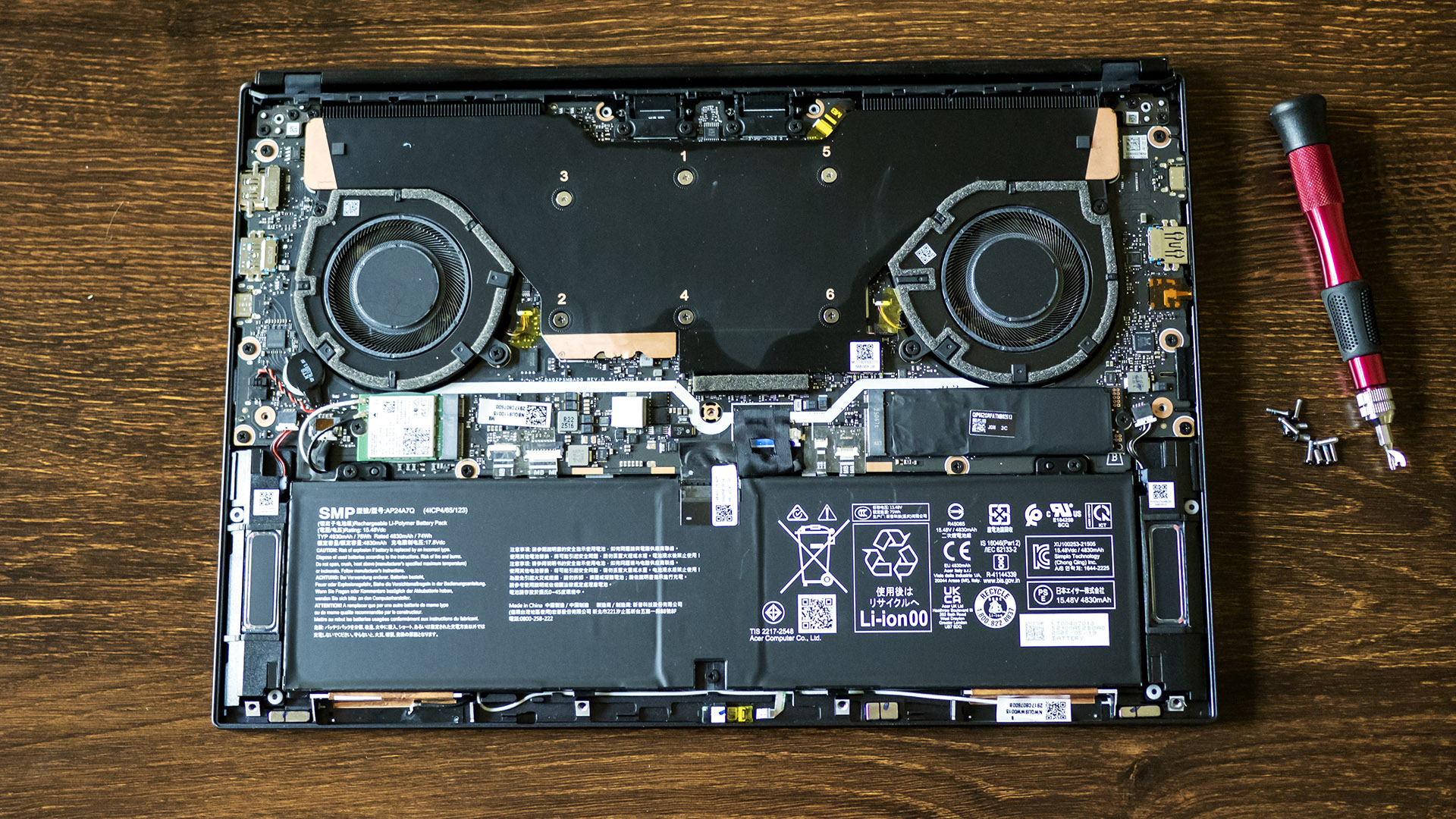 Acer Predator Triton 14 AI