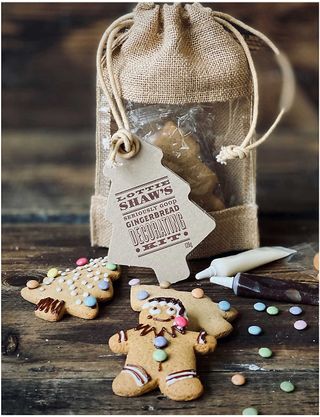 LOTTIE SHAW'S Gingerbread decoration kit