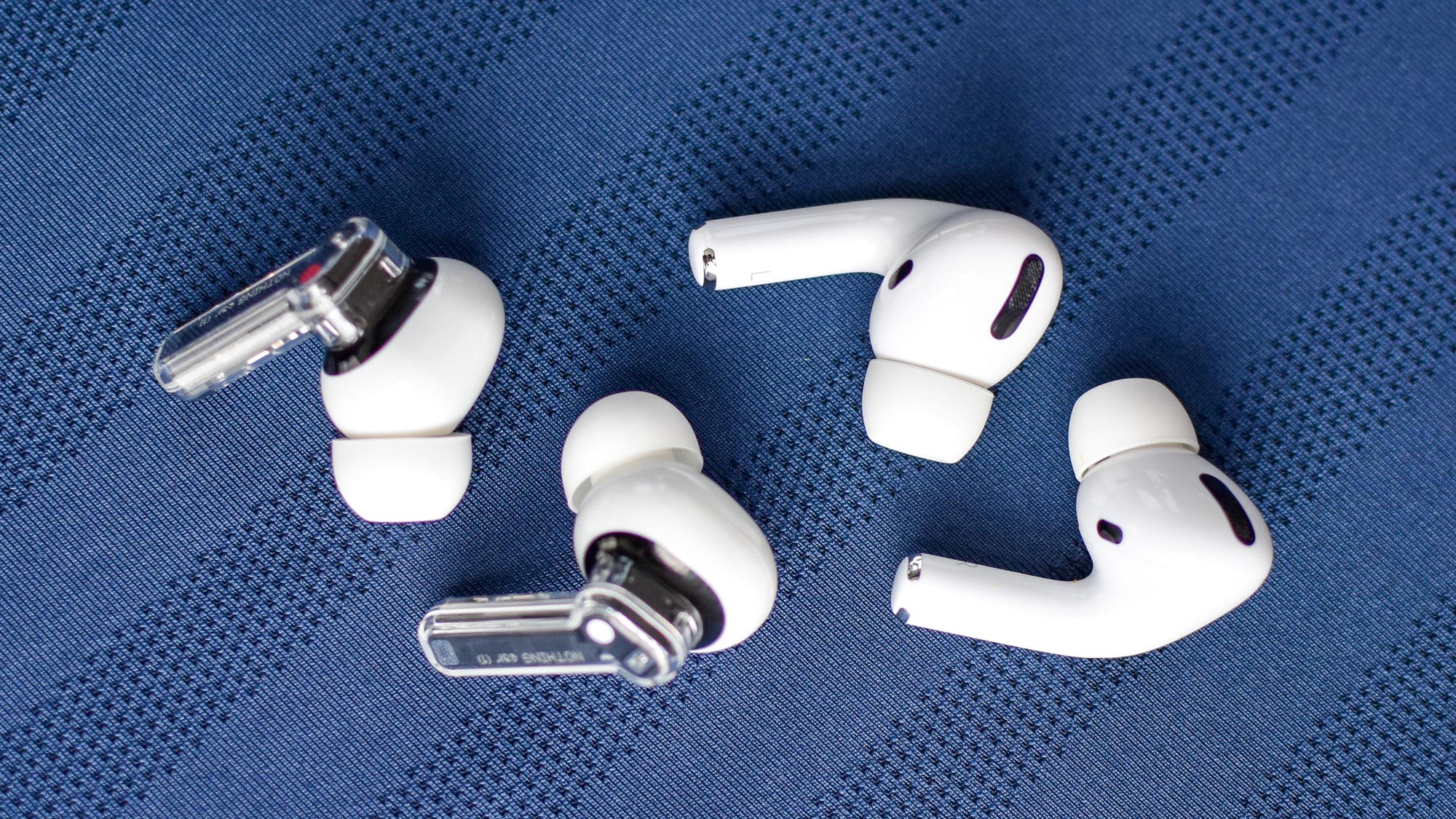 Nothing Ear (1) vs.  AirPods Pro