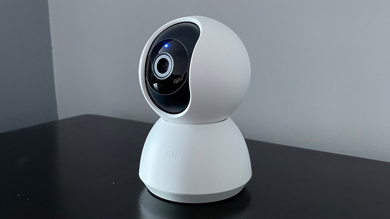 The side view of the Xiaomi Mi Home Security Camera 360