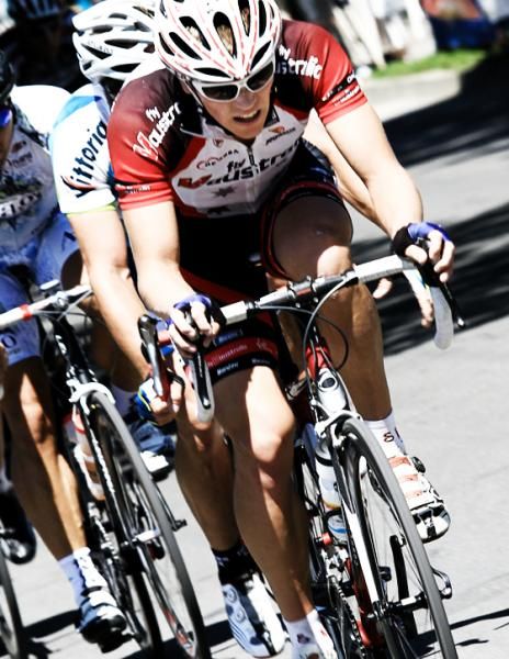 After the preem, team Fly V Australia takes over the lead riding toward the finish.