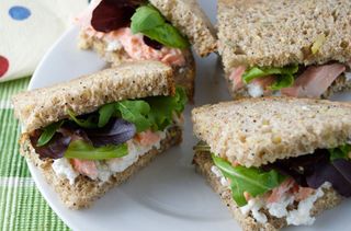 Canned salmon recipes: Salmon and cream cheese sandwich
