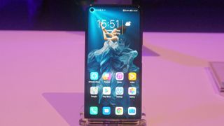 Honor 20 ha un display da 6,26''. Immagine: TechRadar 