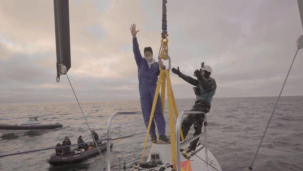 Explorer Says He Reached the Deepest Part of the Ocean. James Cameron Disagrees.