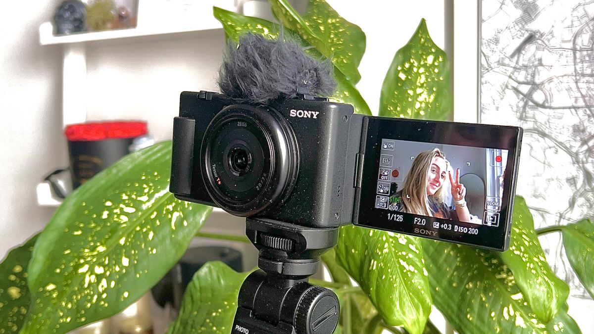 Sony's new vlogging camera makes me want to ditch my iPhone for