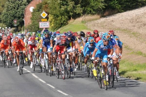 The peloton on the KOM.