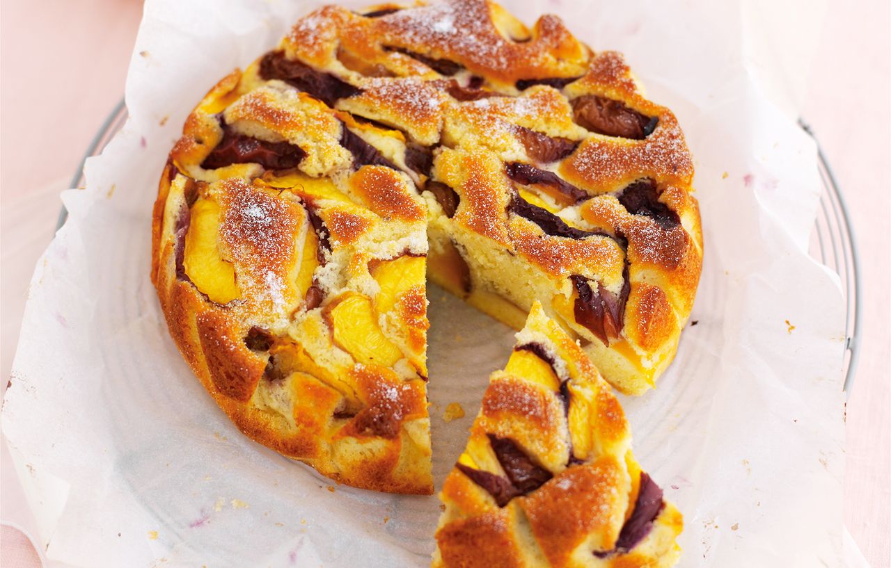 Lemon and peach cake