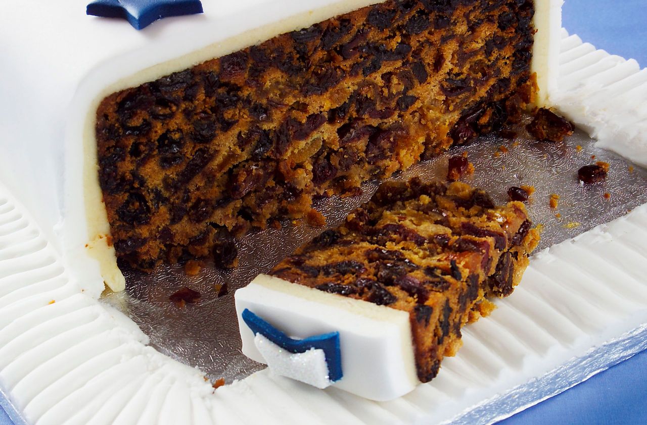 Cranberry Christmas cake