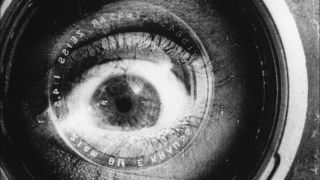 An eye in Man With a Movie Camera