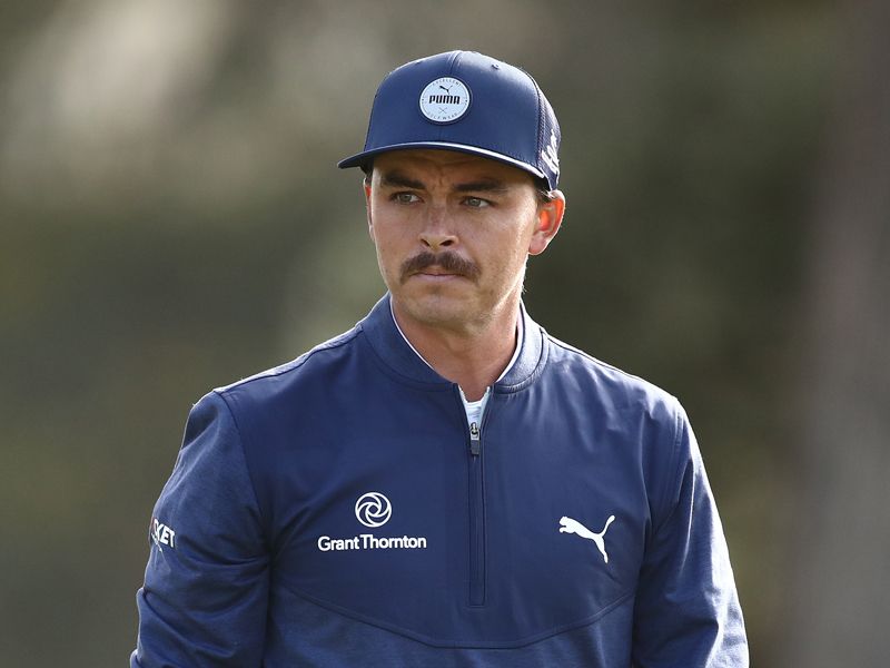 Rickie Fowler Whiffs Six Inch Putt