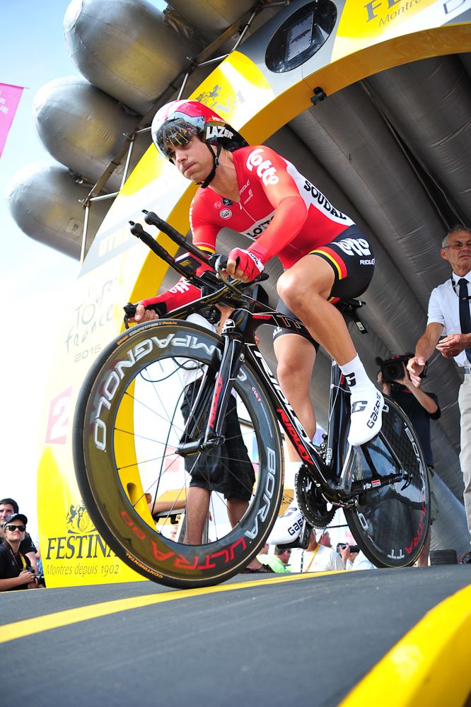 Tony Gallopin leaves the start house in Utrecht.