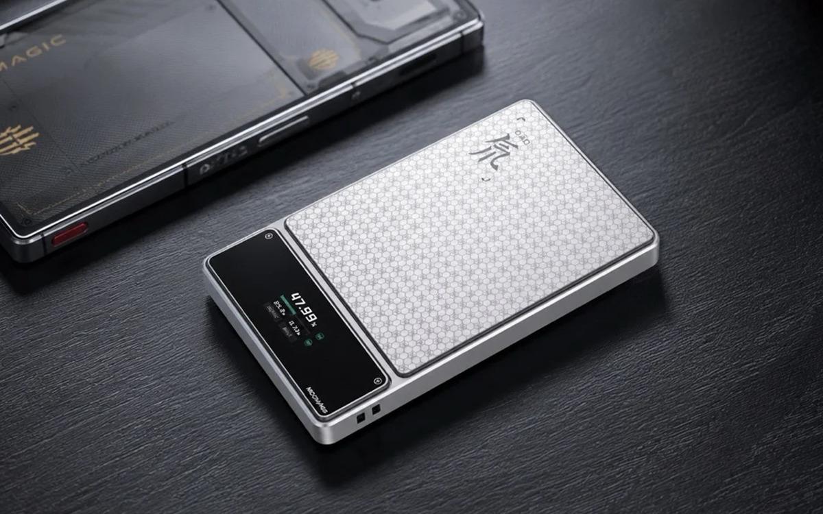 RedMagic Deuterium Power Card Pro power bank