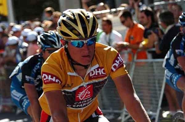 Vladimir Efimkin (Caisse d'Epargne) keeps gold and will try to defend it in the time trial.