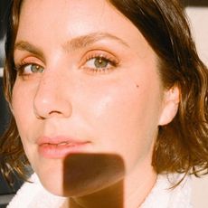 Emma Hoareau with glowing skin after using skincare