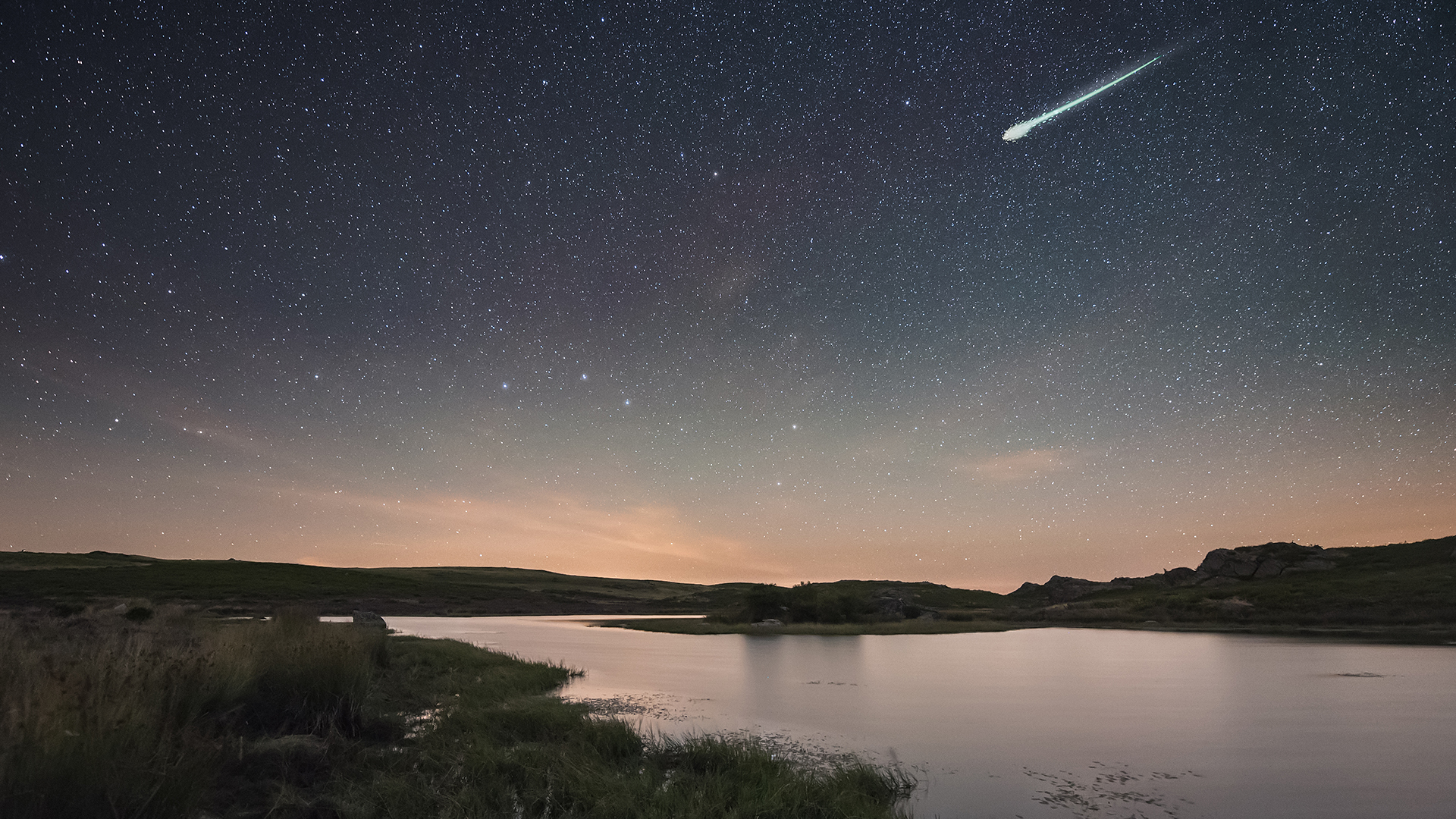 Grand Perside (Meteor Shooting Star) à A Vieja, Galice, Espagne.